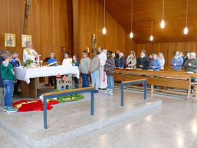 Patronatsfest in der St. Elisabeth Kirche in Merxhausen (© Karl-Franz Thiede)